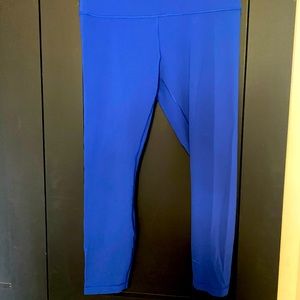 Lululemon blue cropped leggings
